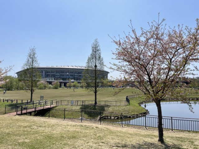 新横浜公園と日産スタジアム
